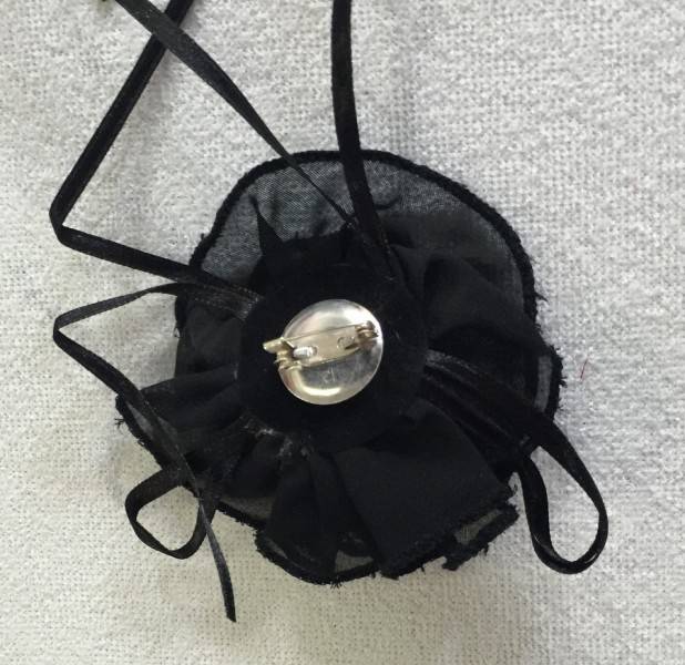 Floare cu agrafa
