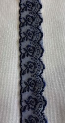 Dantela brodata pe organza