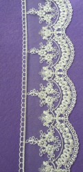 Dantela brodata pe tull 52700