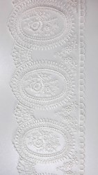 Dantela brodata pe tull 70139