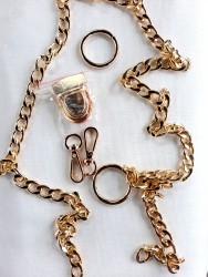 Set accesorii pentru genti